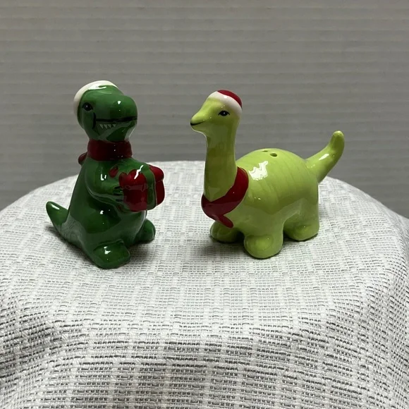 Dinosaur Christmas Salt and Pepper Shakers - Picture 2 of 8